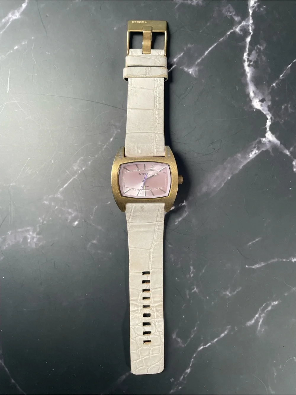 Vintage Diesel DZ-2132 Quartz Watch Gold Tone Pink Dial Textured Leather Strap